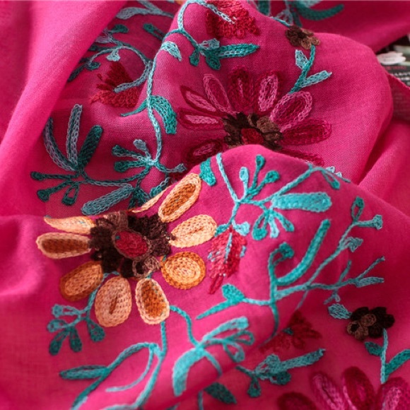 Beautiful Embroidered scarf wrap - Picture 11 of 13